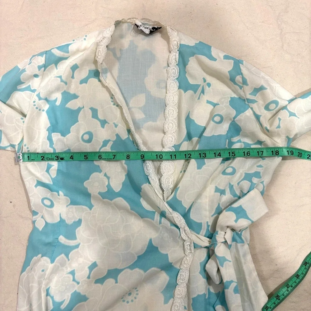 VTG 1960s Saks Fifth Avenue Robe Floral Blue White Lace Trim Maxi Wrap Pockets